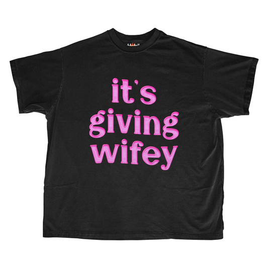 IT’S GIVING WIFEY